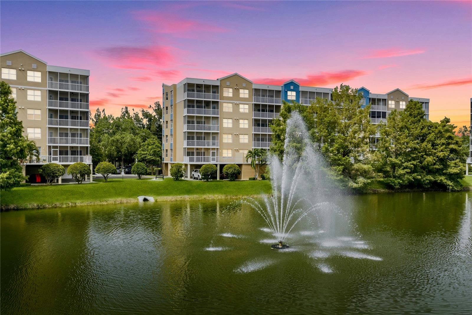 960 STARKEY RD #3106