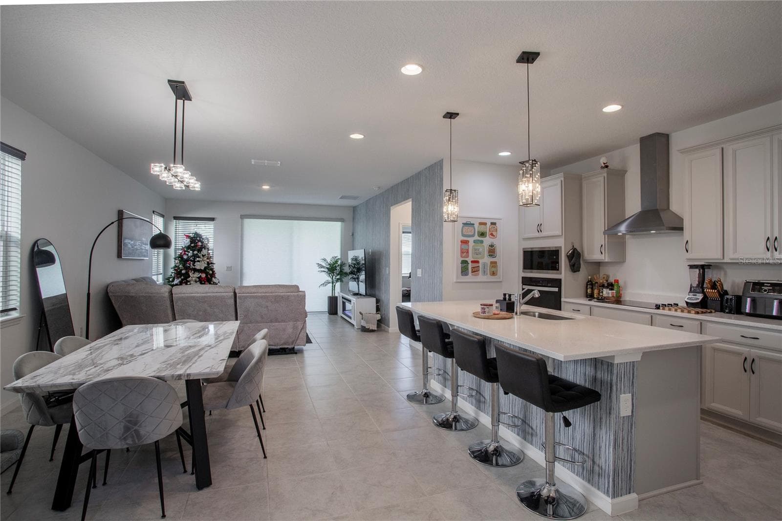 Dining and kitchen area - 4724 CRAGMERE LOOP, CLERMONT
