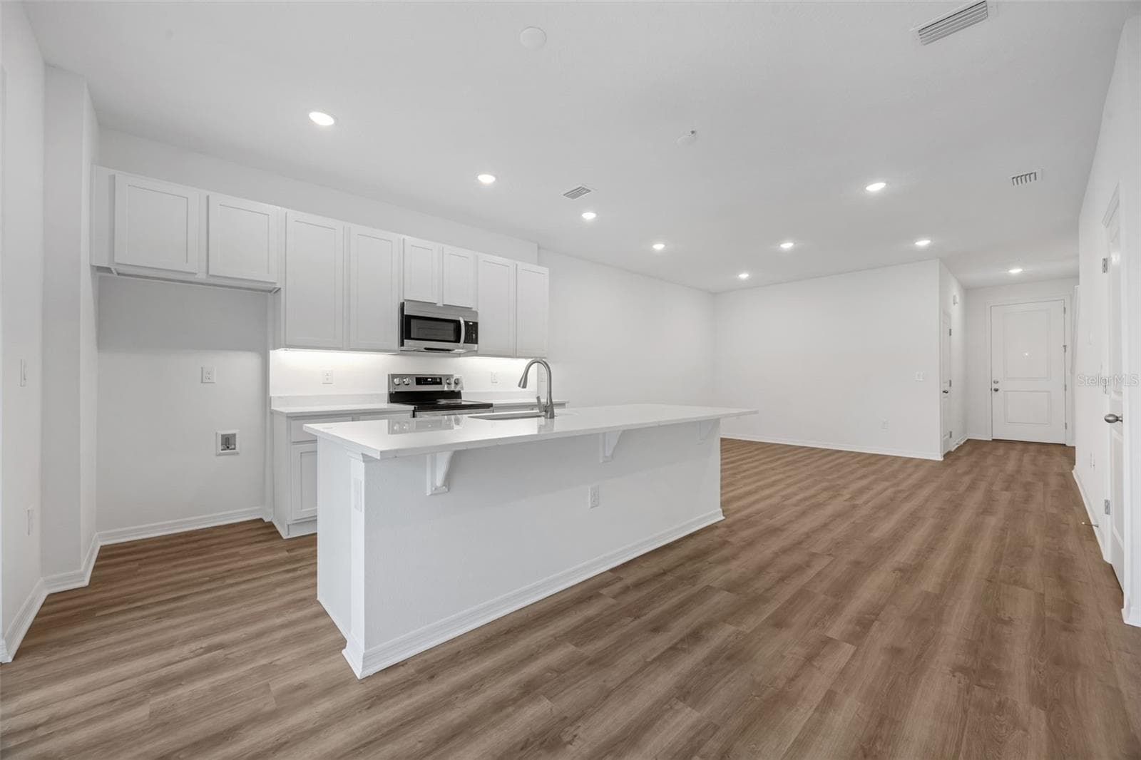 Townhouse at 629 FLORIDA ELM CT, DELAND, photo 9 of 25