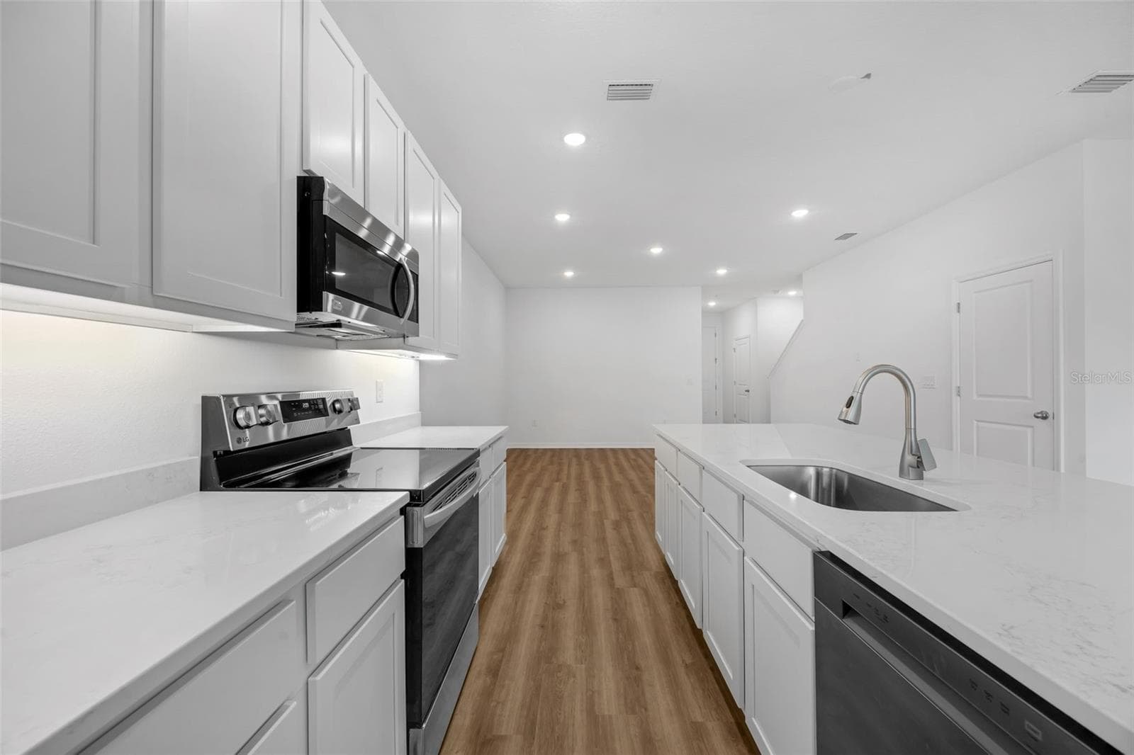 Townhouse at 629 FLORIDA ELM CT, DELAND, photo 11 of 25