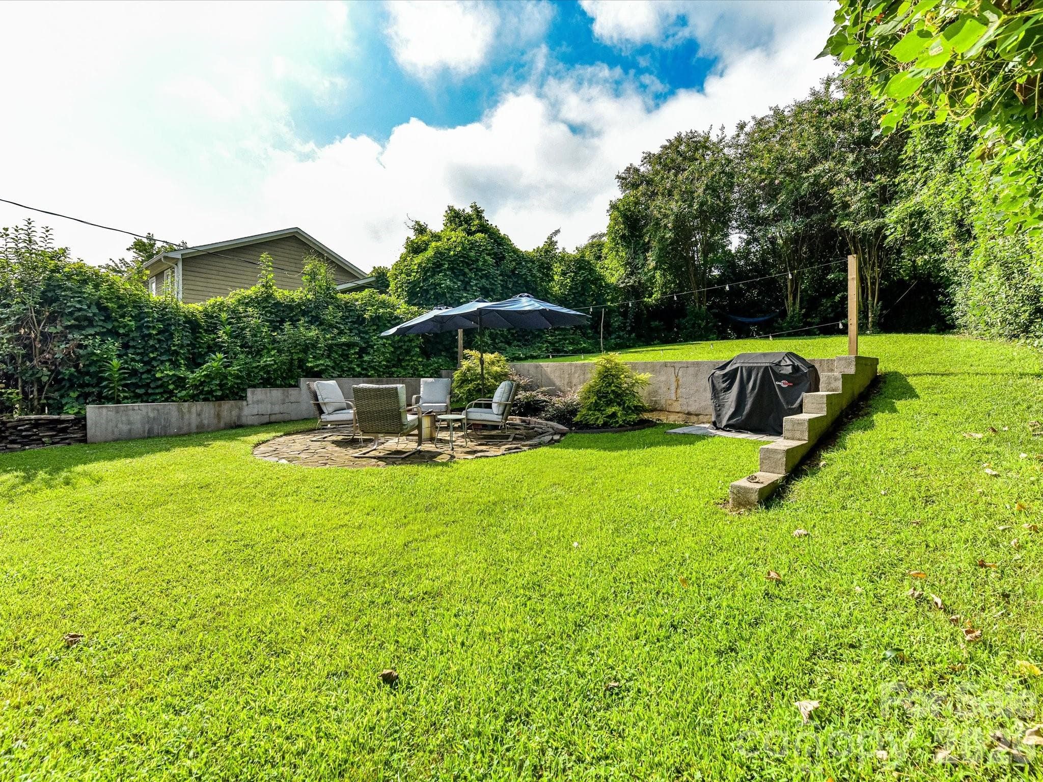 Spacious and private backyard oasis! - 2028 Hamorton Place, Charlotte