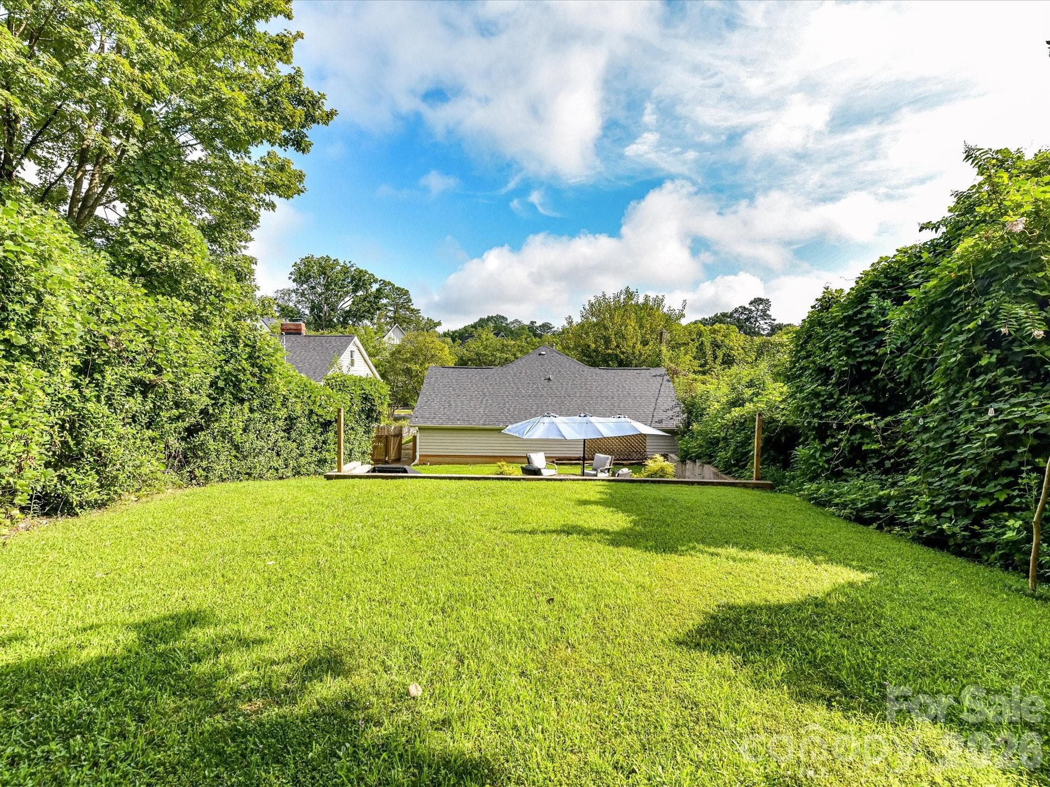 Single Family Residence at 2028 Hamorton Place, Charlotte, photo 25 of 33