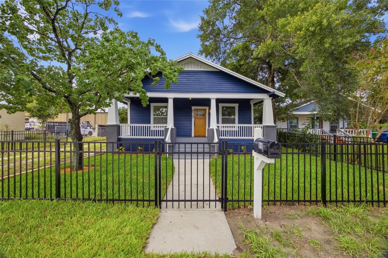 815 E FRIERSON AVE