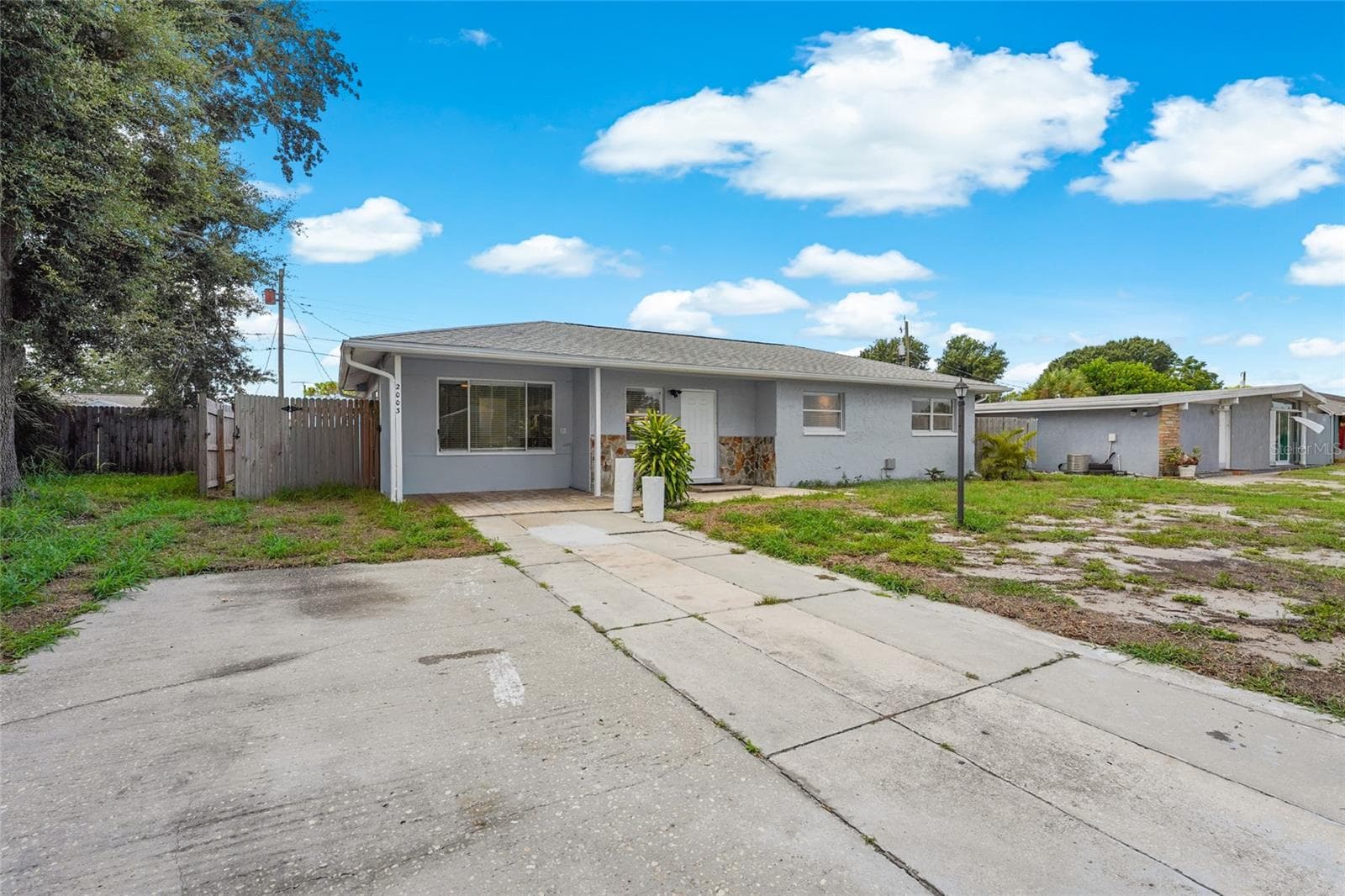 Single Family Residence at 2003 PRINCETON AVE, BRADENTON, photo 2 of 47