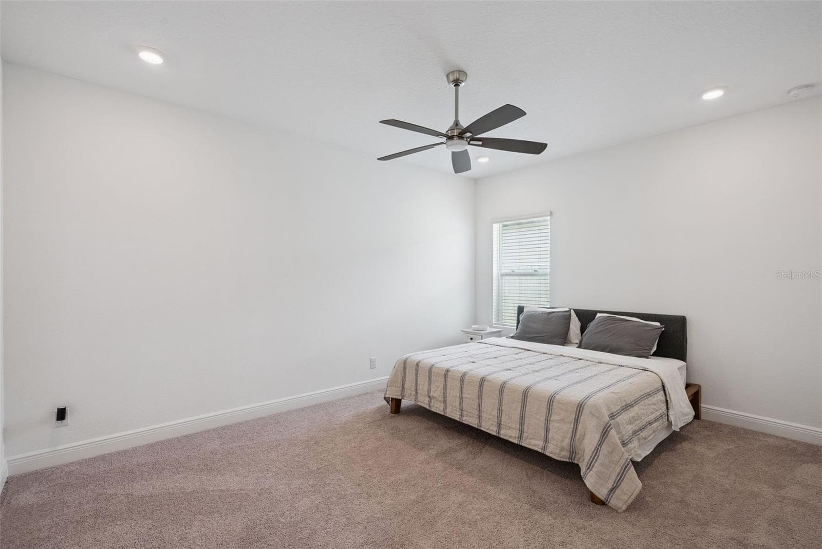 Single Family Residence at 1699 MEADOWLARK DR, DELTONA, photo 24 of 44