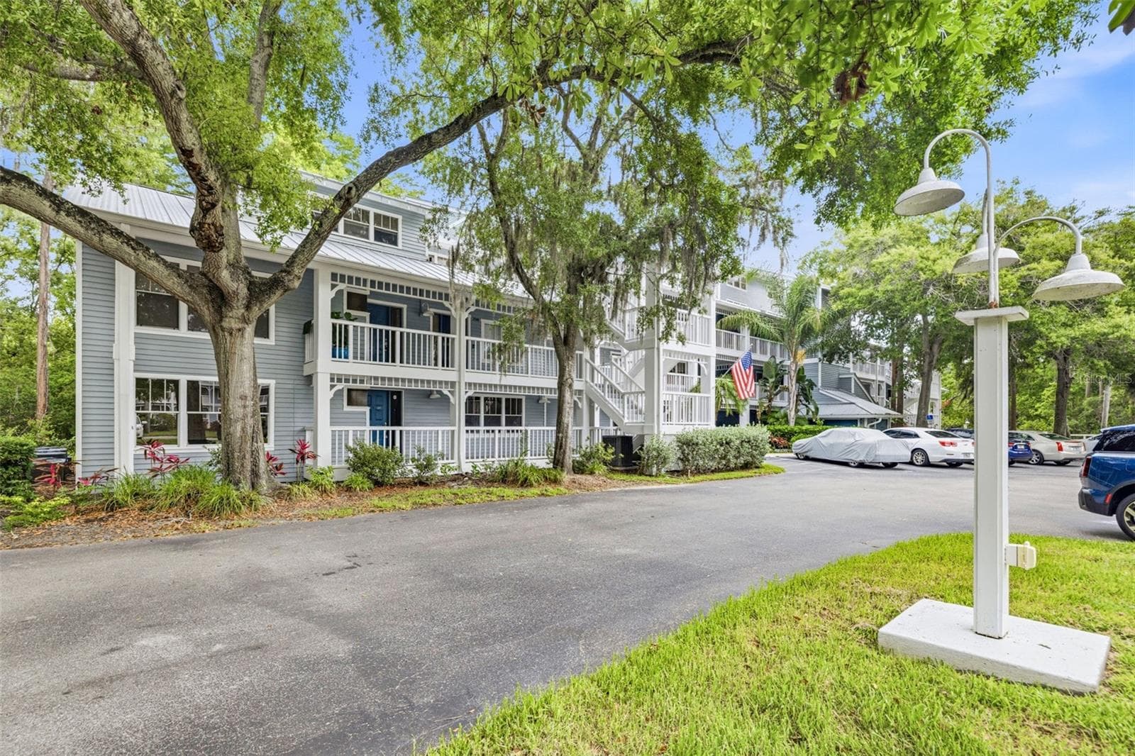 2533 DOLLY BAY DR #105