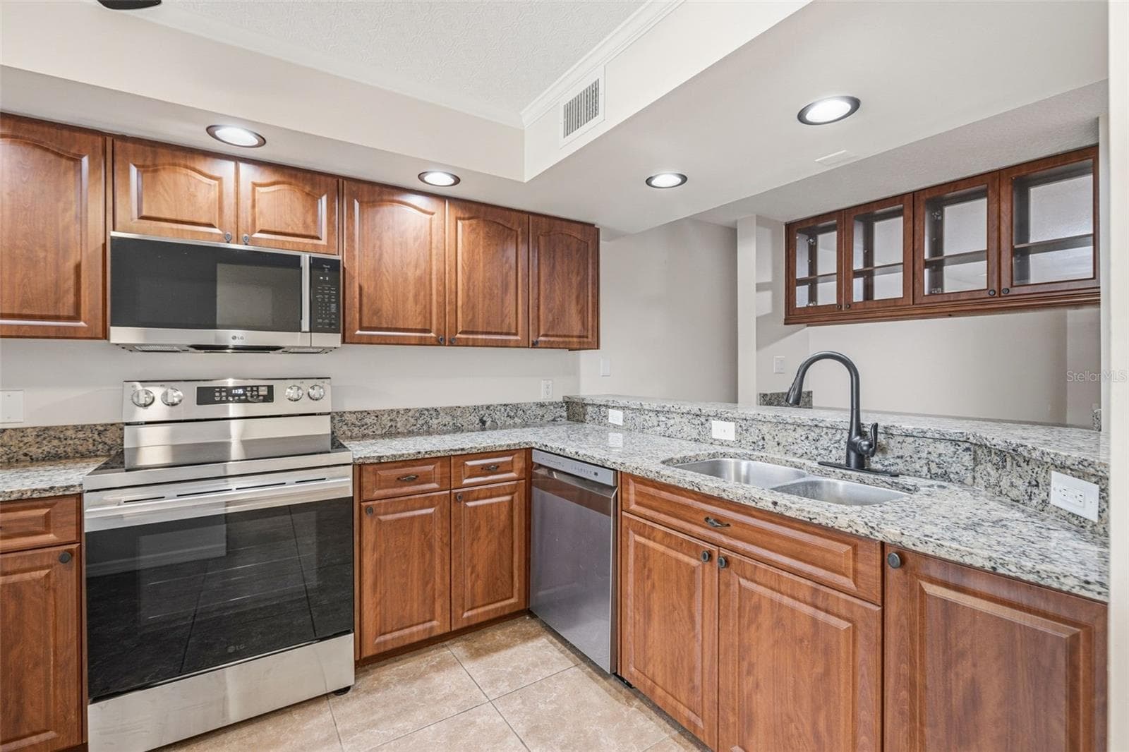 Condominium at 2533 DOLLY BAY DR #105, PALM HARBOR, photo 8 of 36