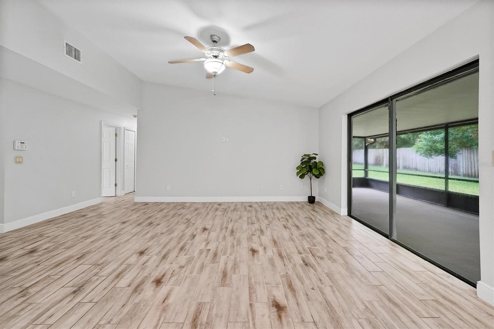 Living room - 8405 WAIALAE CT, ORLANDO