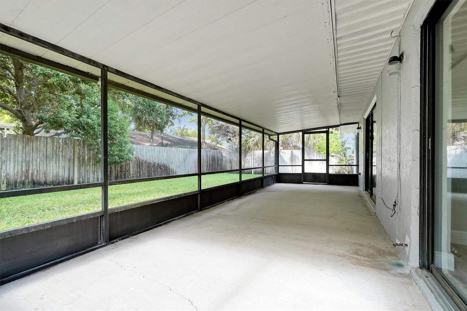 Screen porch - 8405 WAIALAE CT, ORLANDO