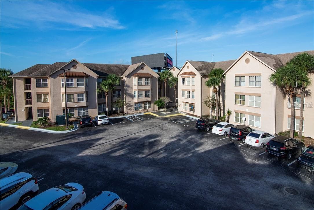 3100 PARKWAY BLVD #726