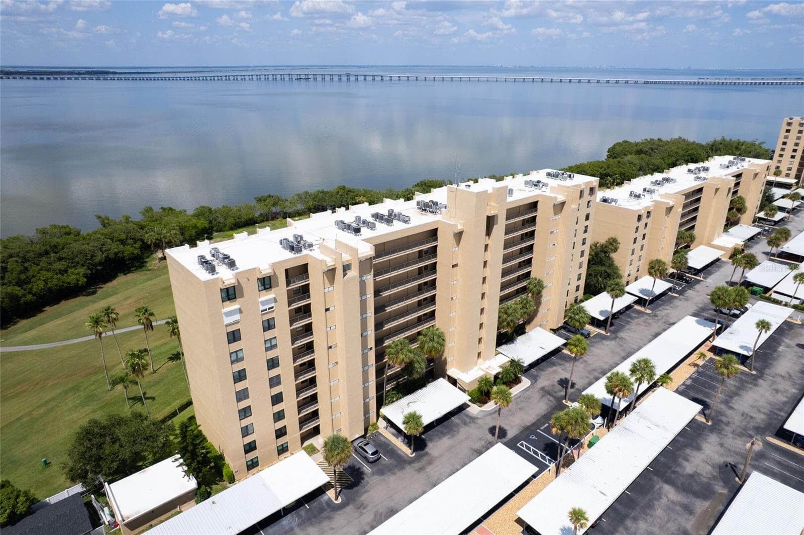 2618 COVE CAY DR #702