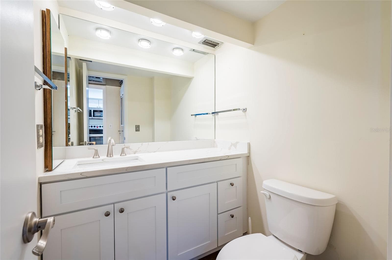Condominium at 2618 COVE CAY DR #702, CLEARWATER, photo 22 of 36