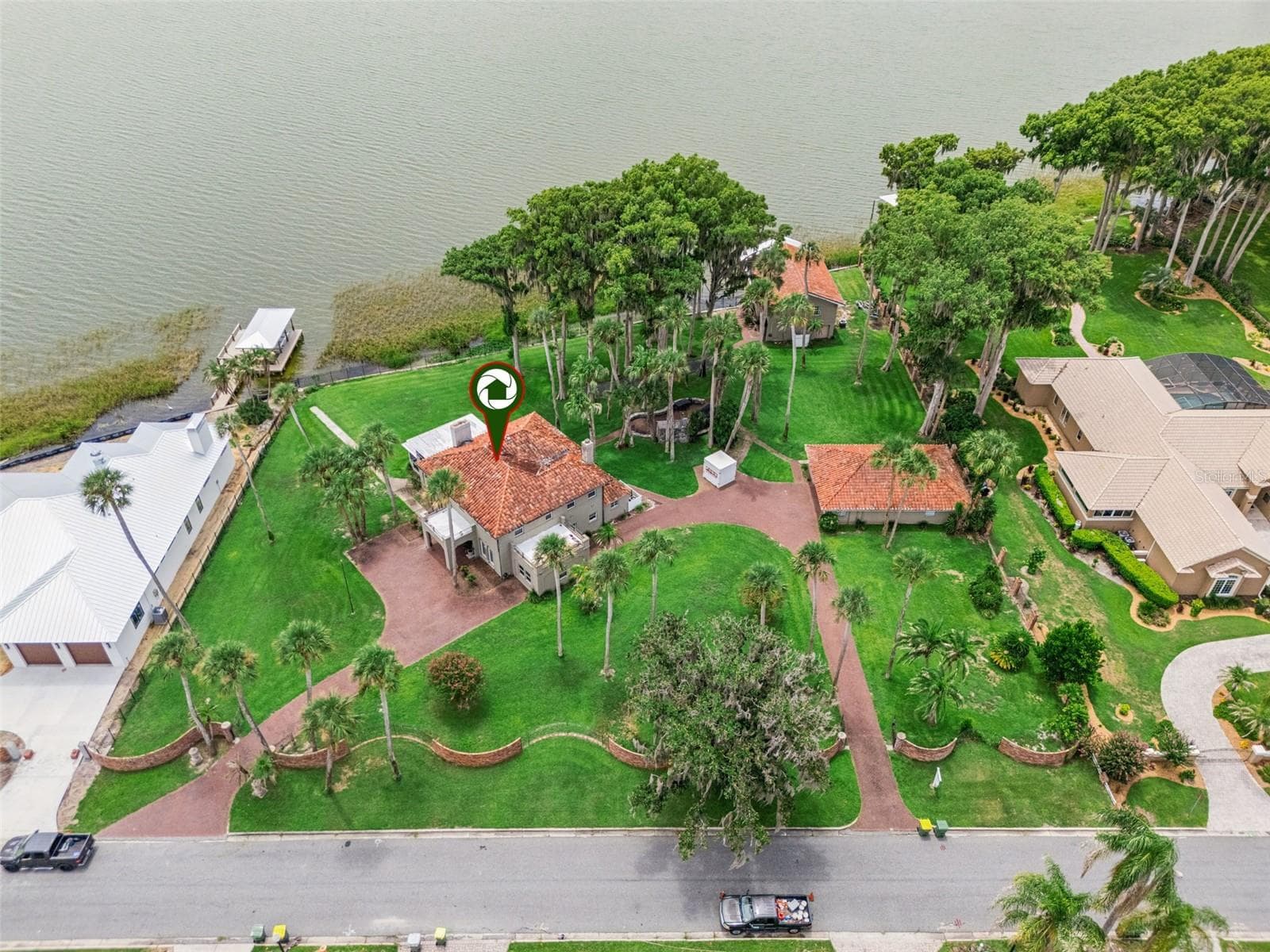 801 LAKE SHORE DR