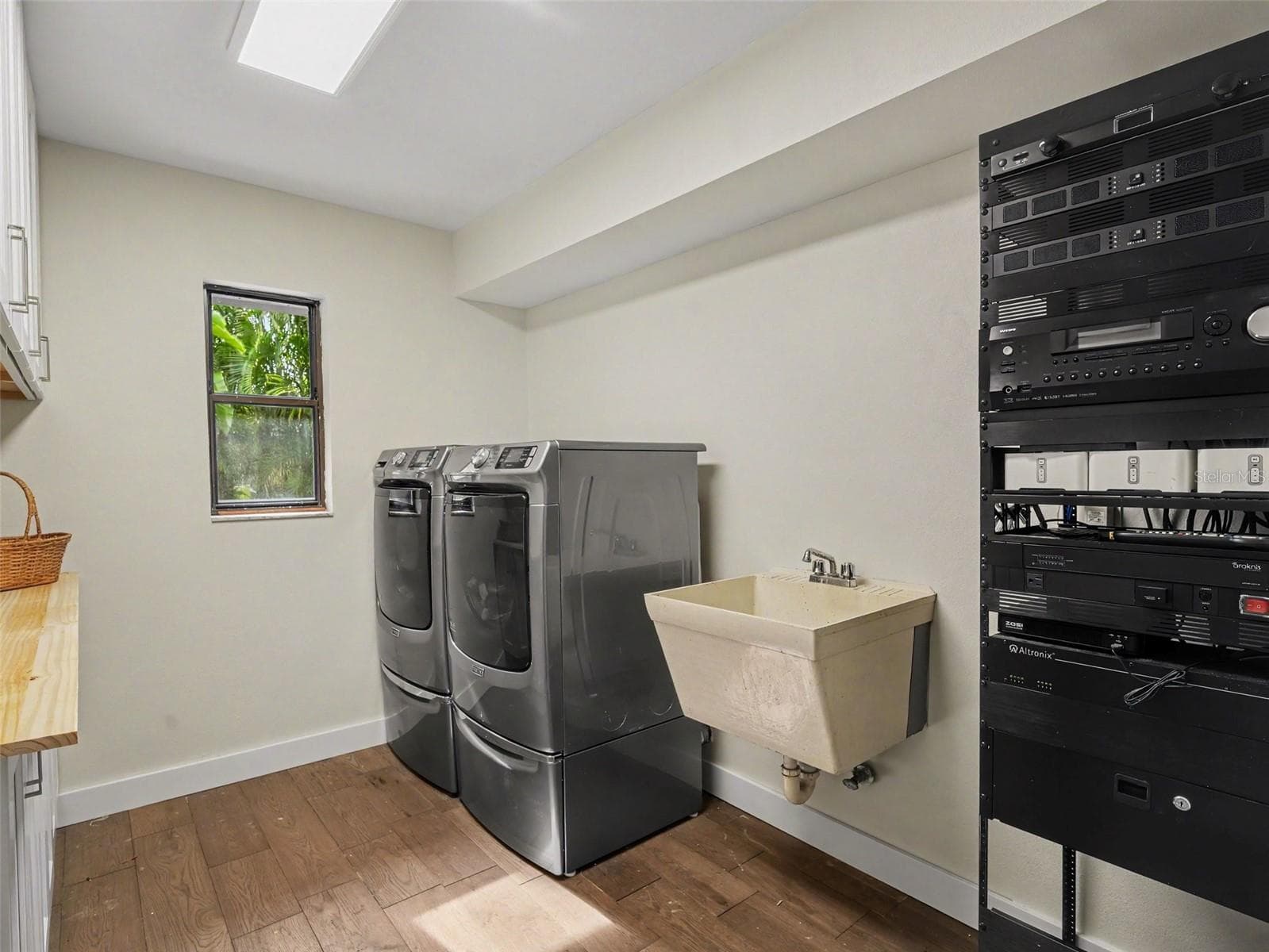 Single Family Residence at 3911 COUNTRY VIEW CIR, SARASOTA, photo 15 of 40