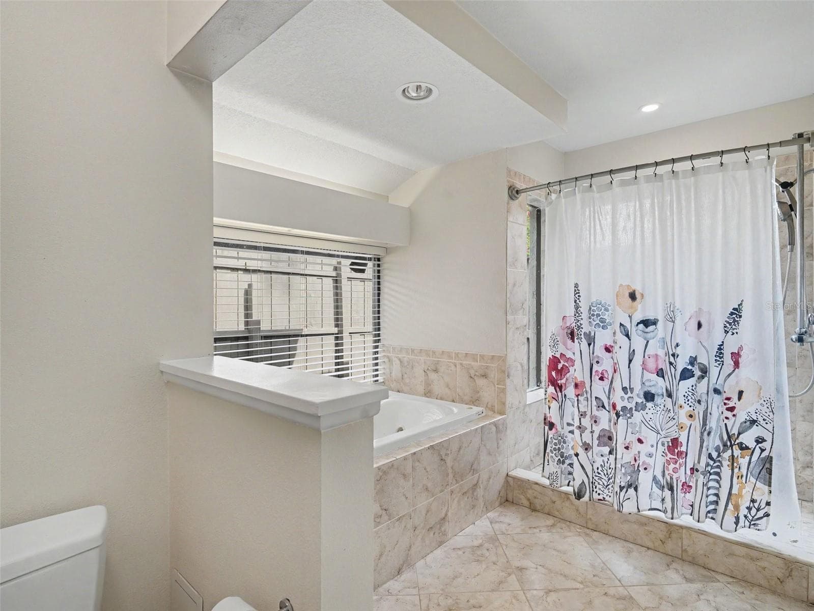 Single Family Residence at 3911 COUNTRY VIEW CIR, SARASOTA, photo 20 of 40