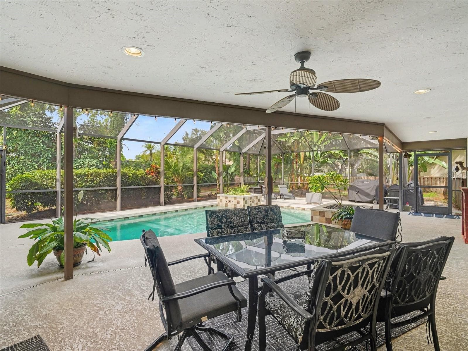 Single Family Residence at 3911 COUNTRY VIEW CIR, SARASOTA, photo 28 of 40