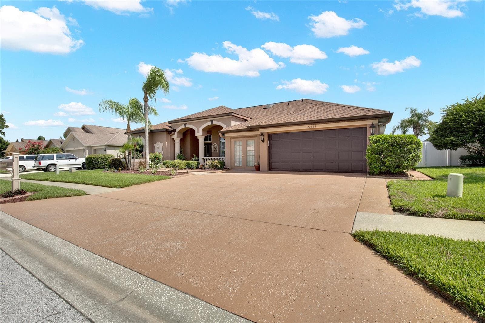 Single Family Residence at 22523 WILLOW LAKES DR, LUTZ, photo 2 of 53