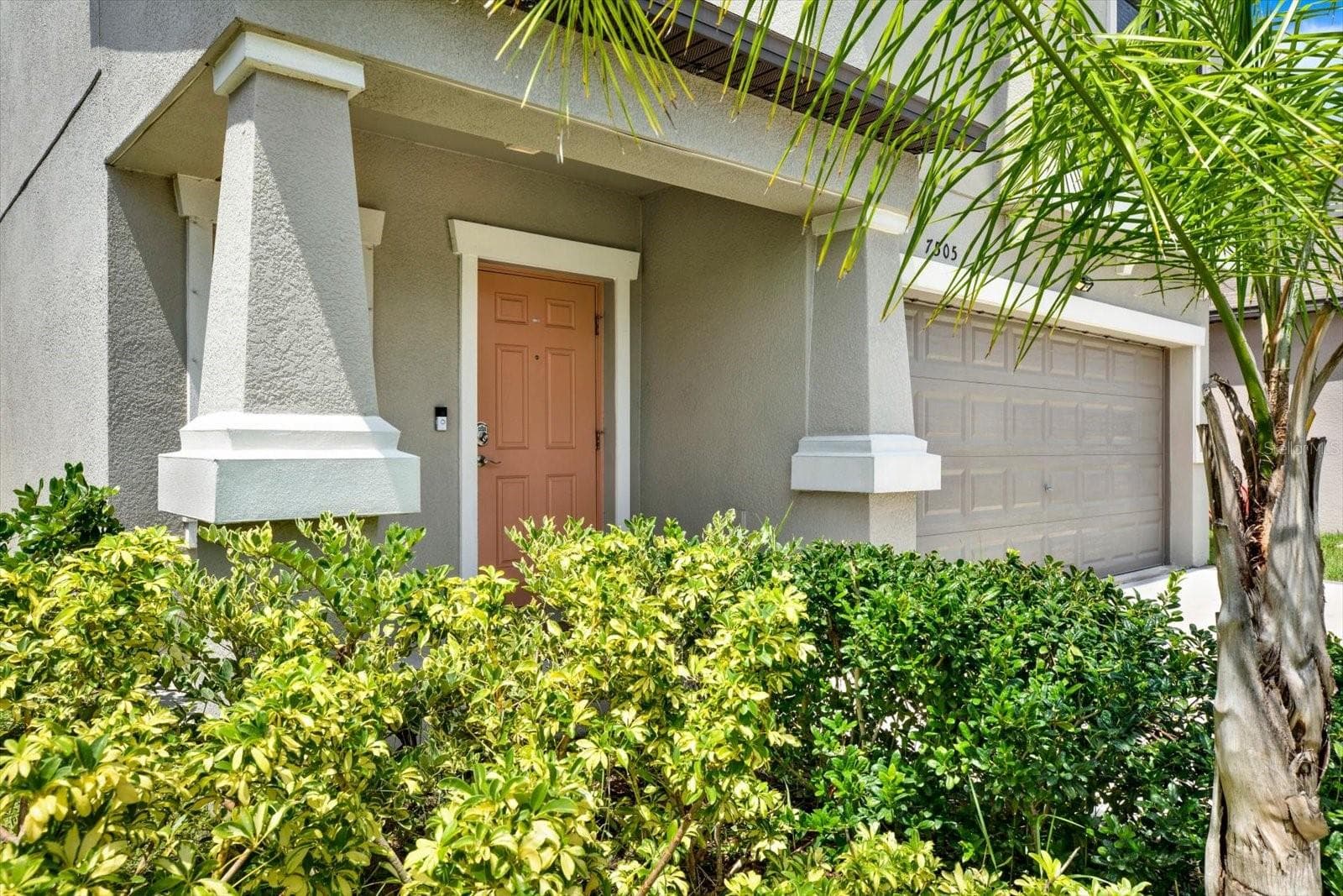 Single Family Residence at 7505 SAMUEL IVY DR, TAMPA, photo 3 of 62