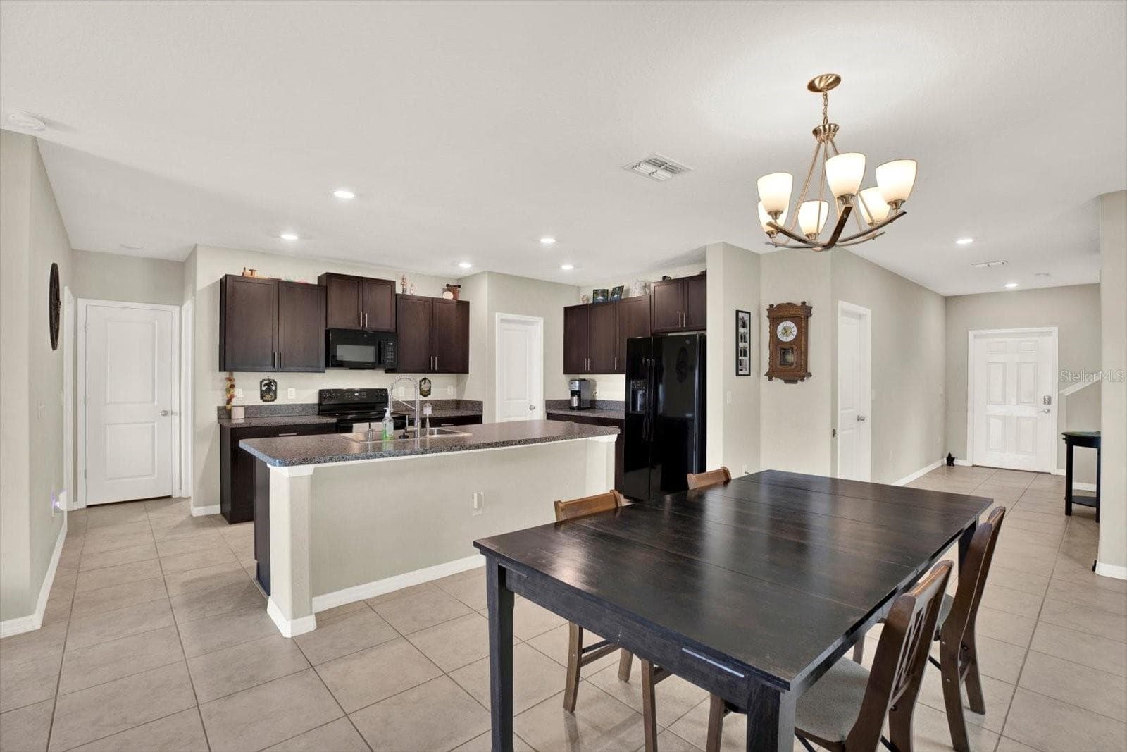 Single Family Residence at 7505 SAMUEL IVY DR, TAMPA, photo 11 of 62