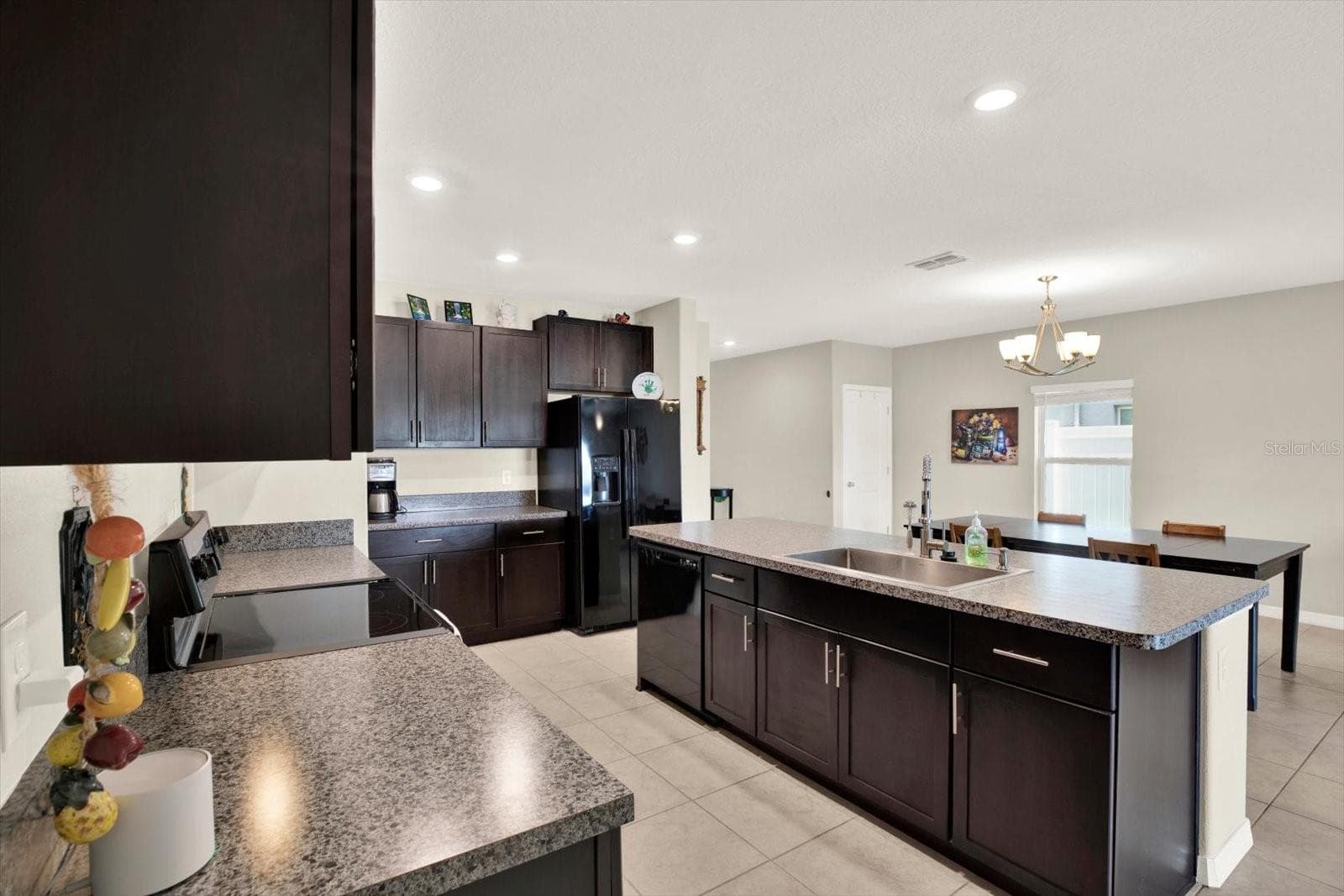 Single Family Residence at 7505 SAMUEL IVY DR, TAMPA, photo 14 of 62