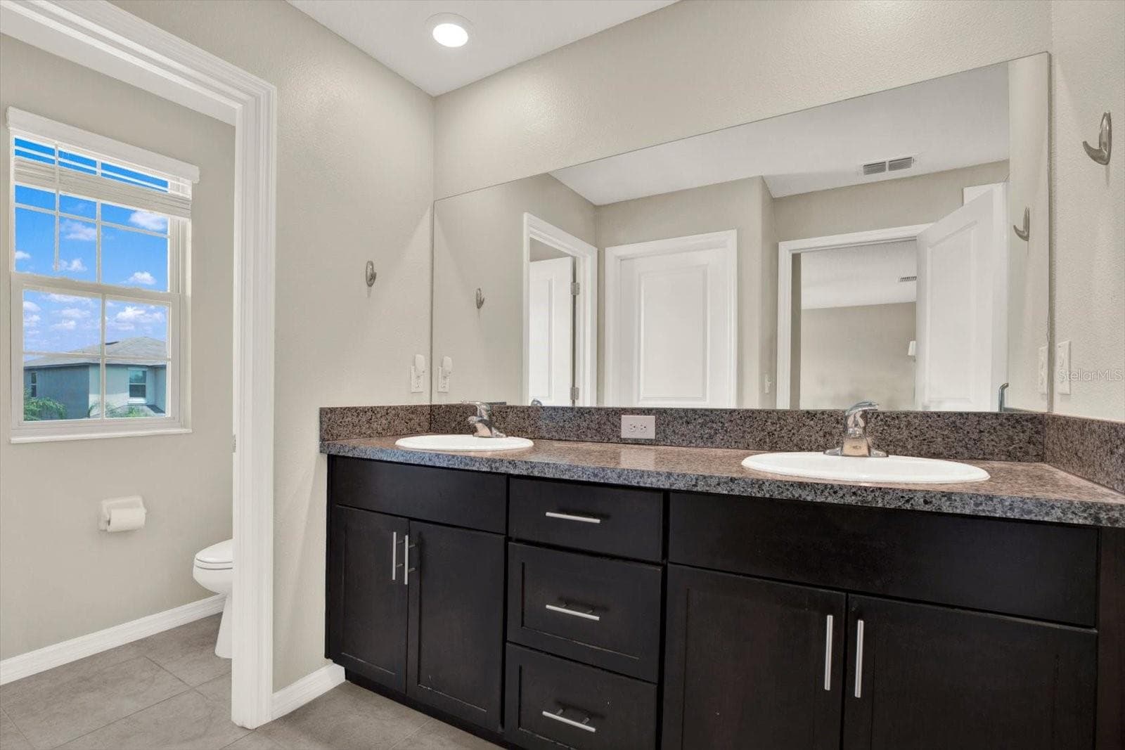 Single Family Residence at 7505 SAMUEL IVY DR, TAMPA, photo 30 of 62
