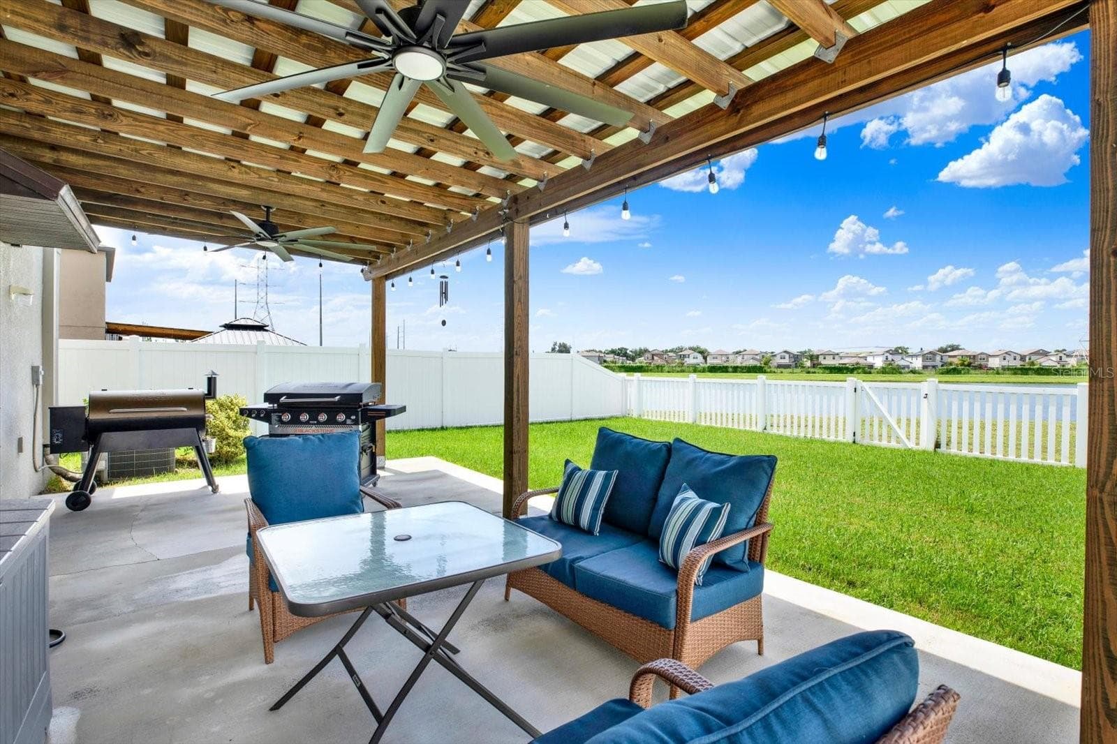 Single Family Residence at 7505 SAMUEL IVY DR, TAMPA, photo 42 of 62