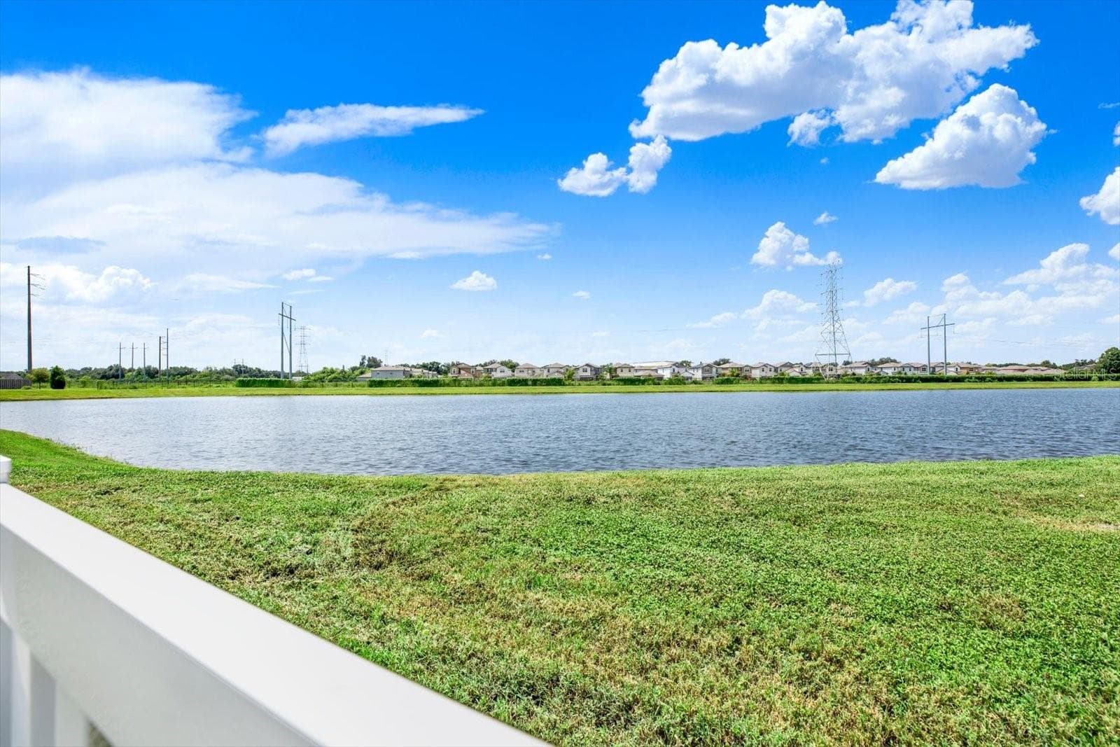 Single Family Residence at 7505 SAMUEL IVY DR, TAMPA, photo 5 of 62