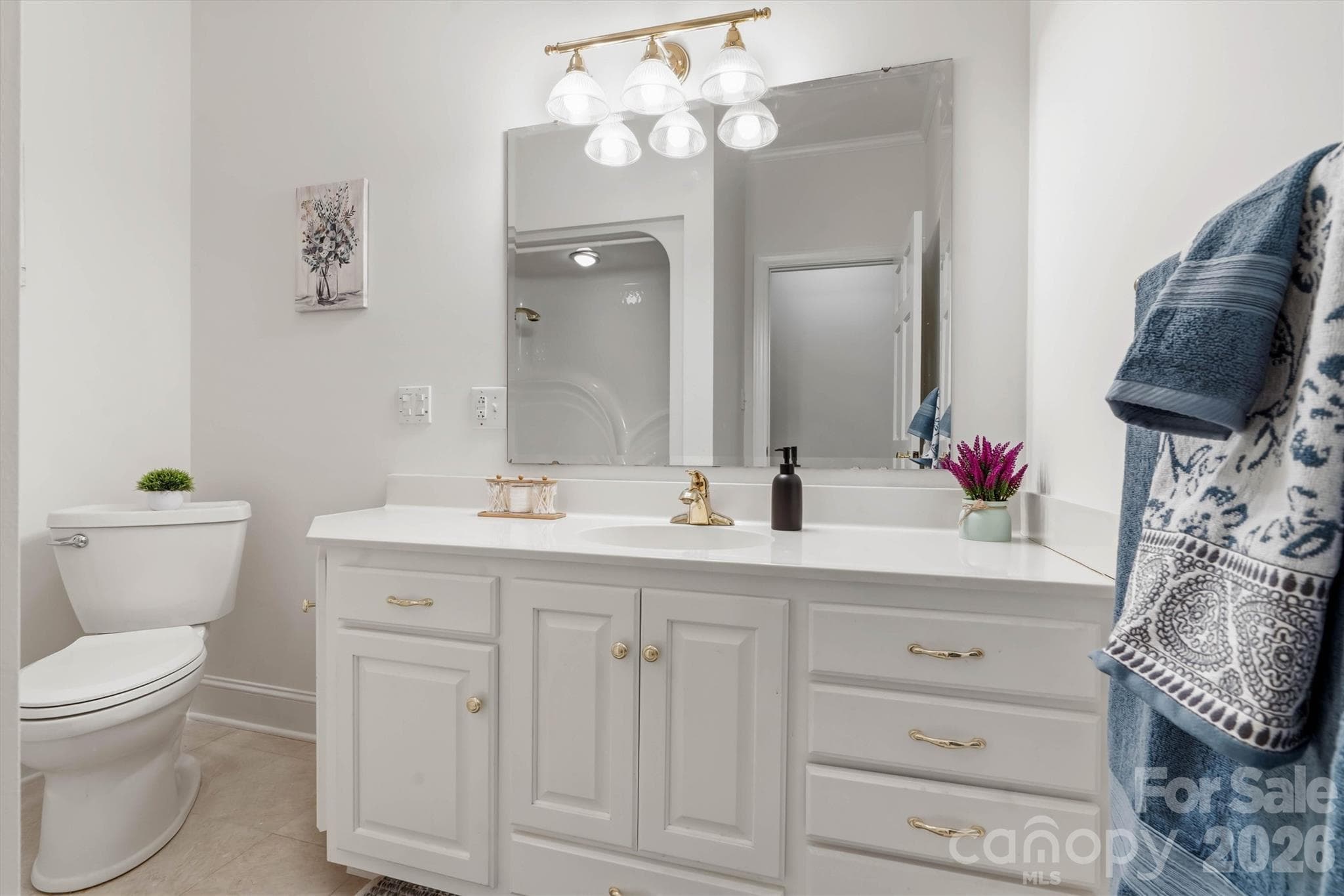 Secondary, full bathroom for family members and guests - 675 Heather Drive, Lincolnton