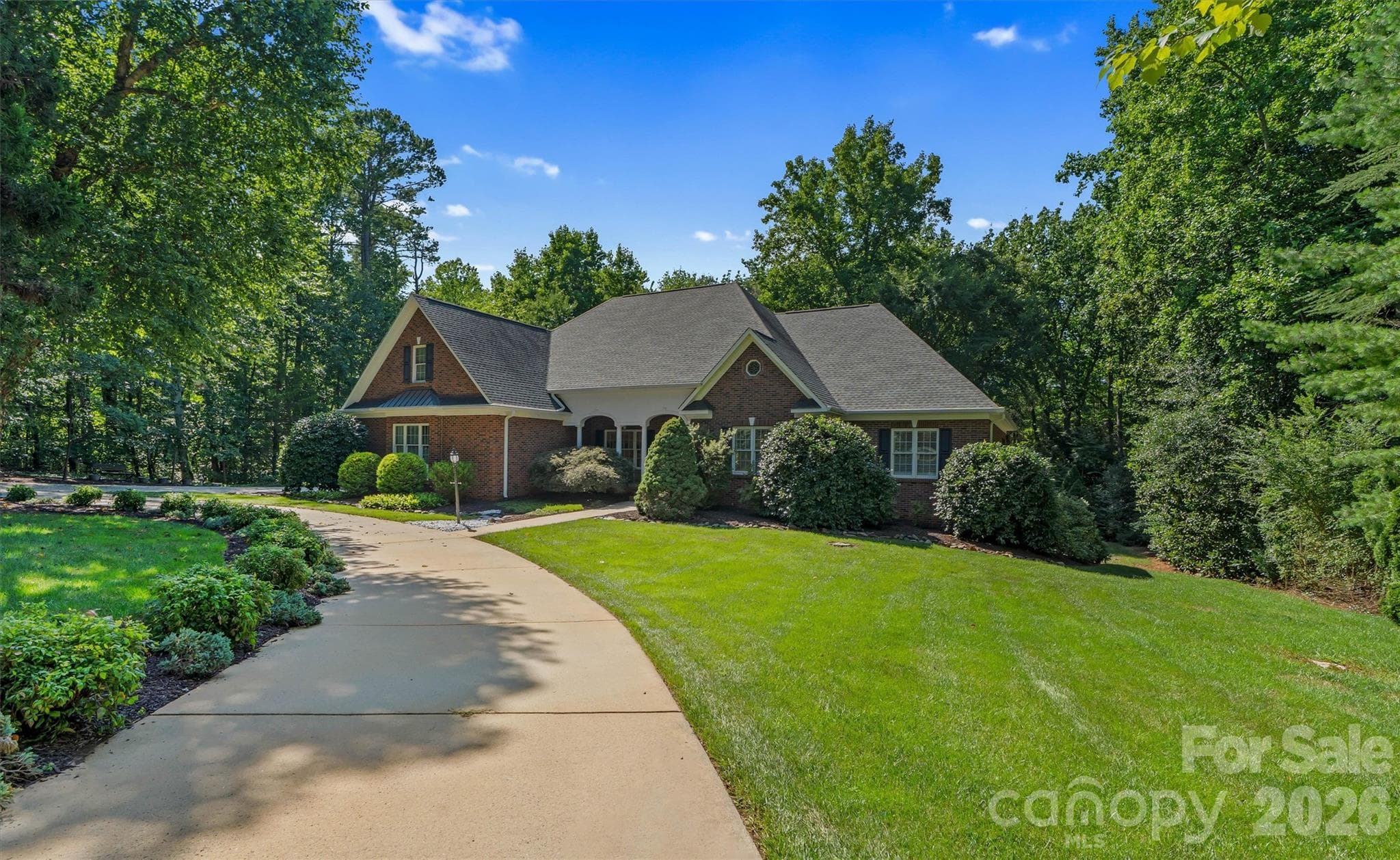 Private lot, beautifully landscaped and on a quiet street, close to shopping, Lake Norman and all major roadways - 675 Heather Drive, Lincolnton