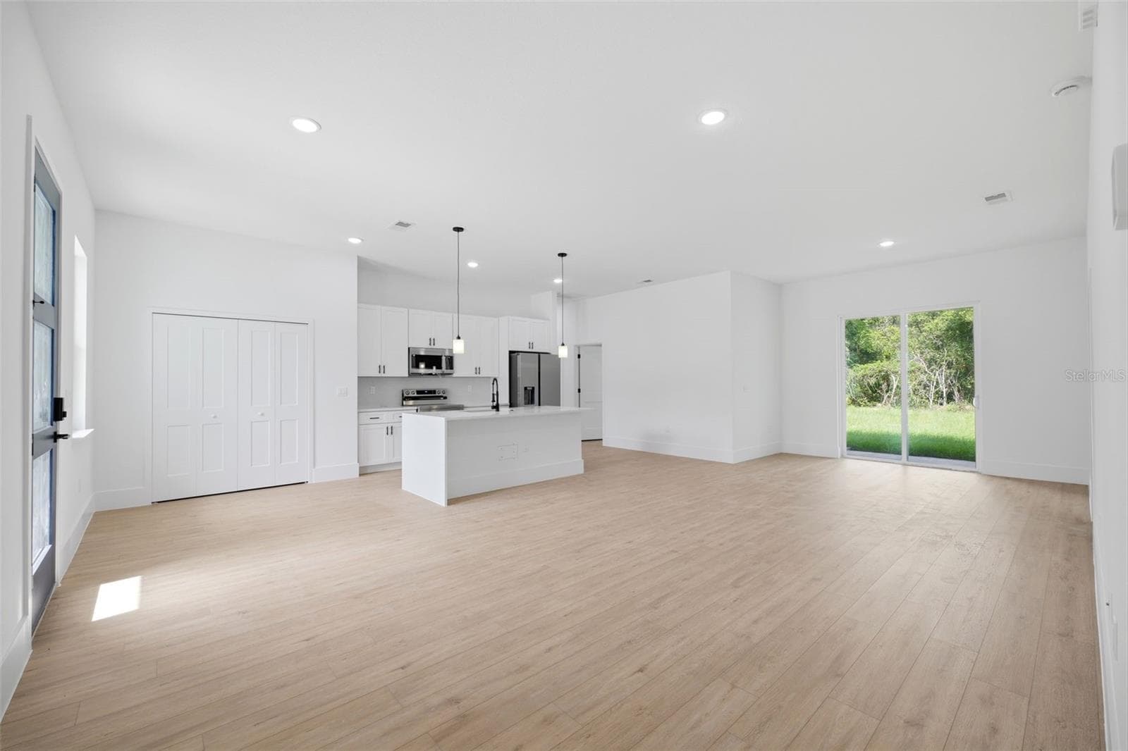 Single Family Residence at 14126 SW 34TH TERRACE RD, OCALA, photo 10 of 37