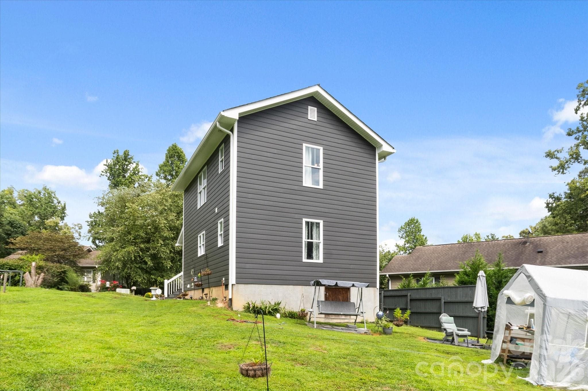 Single Family Residence at 100 Victoria Springs Drive, Flat Rock, photo 26 of 36