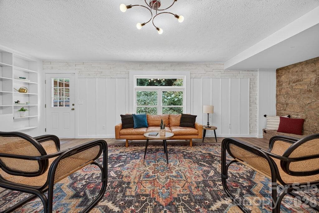 Single Family Residence at 23 Clearbrook Road, Asheville, photo 11 of 33