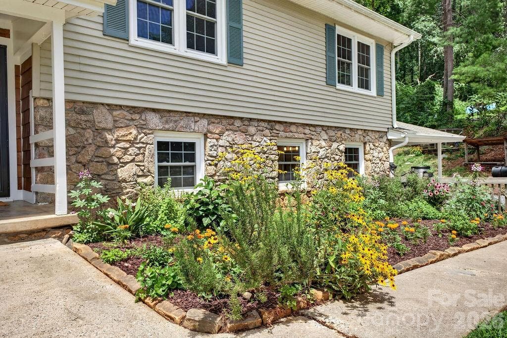 Single Family Residence at 23 Clearbrook Road, Asheville, photo 27 of 33