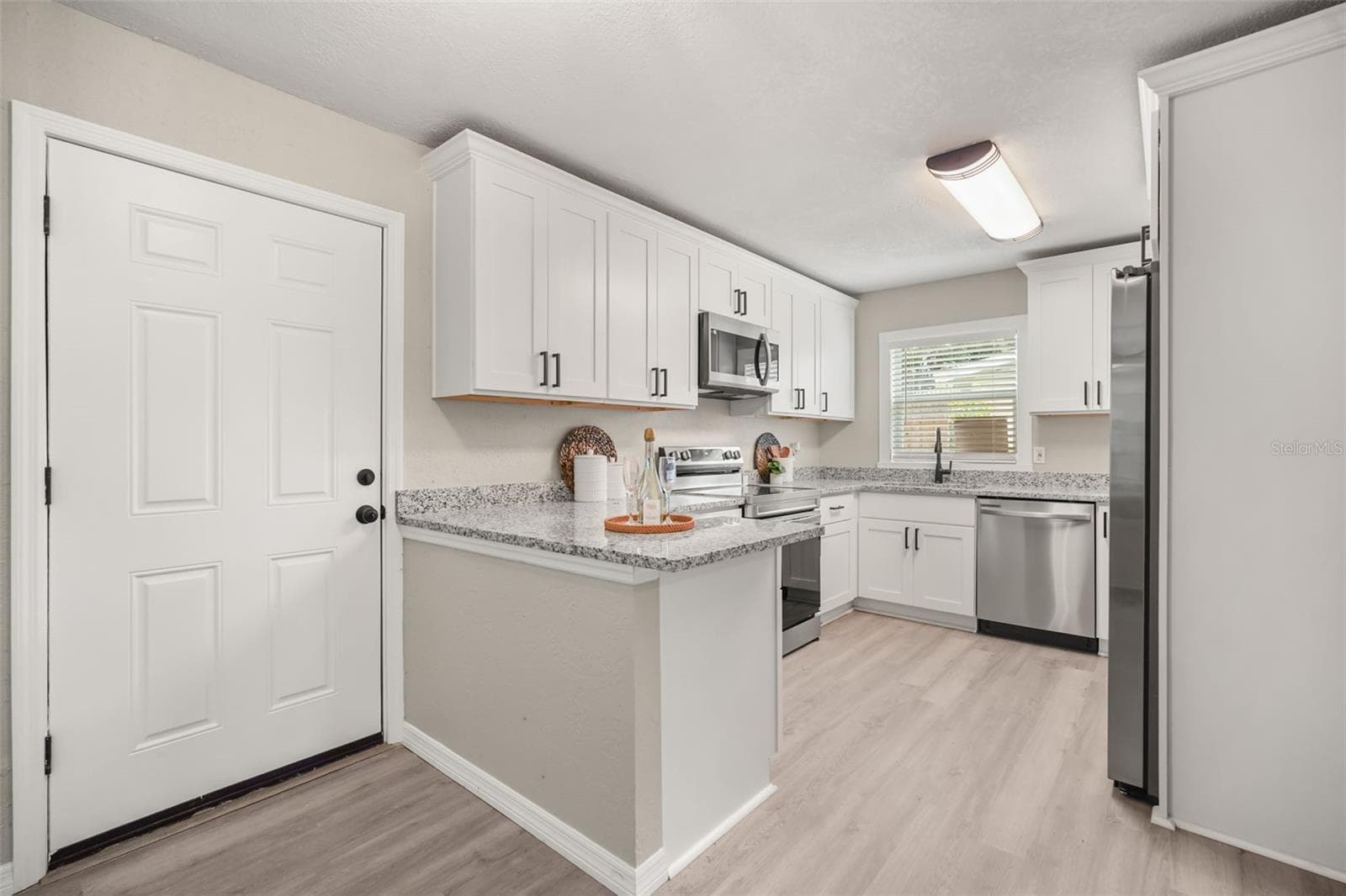 Single Family Residence at 116 HARBOR DR, WINTER HAVEN, photo 12 of 28