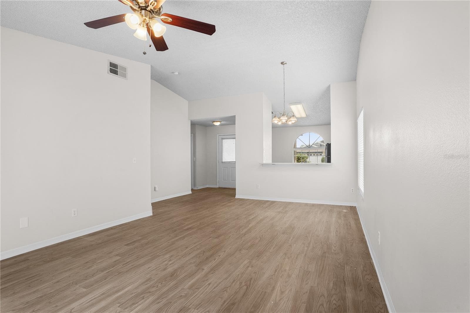 Single Family Residence at 1512 OAK HILL TRL, KISSIMMEE, photo 12 of 35