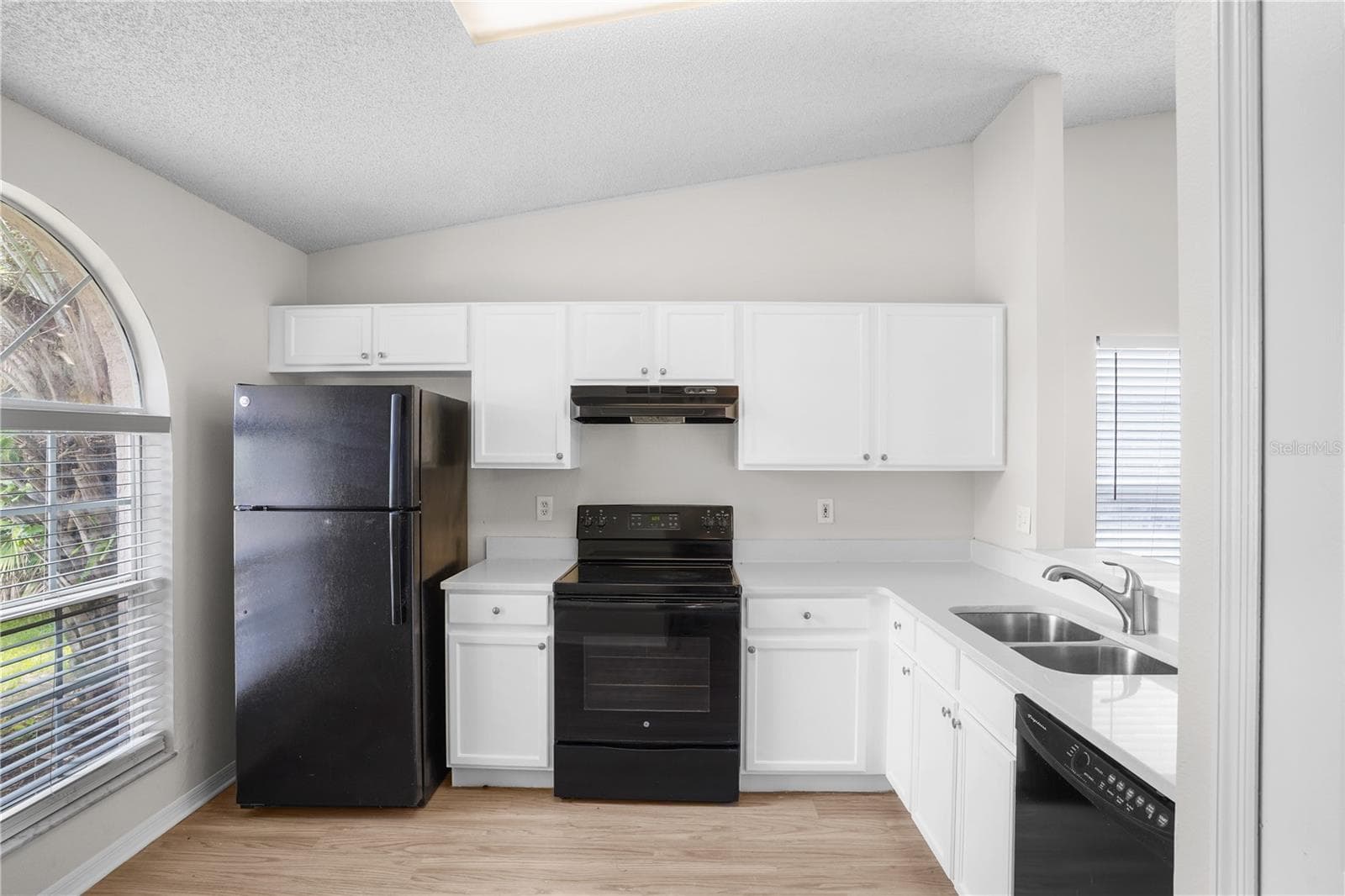 Single Family Residence at 1512 OAK HILL TRL, KISSIMMEE, photo 17 of 35