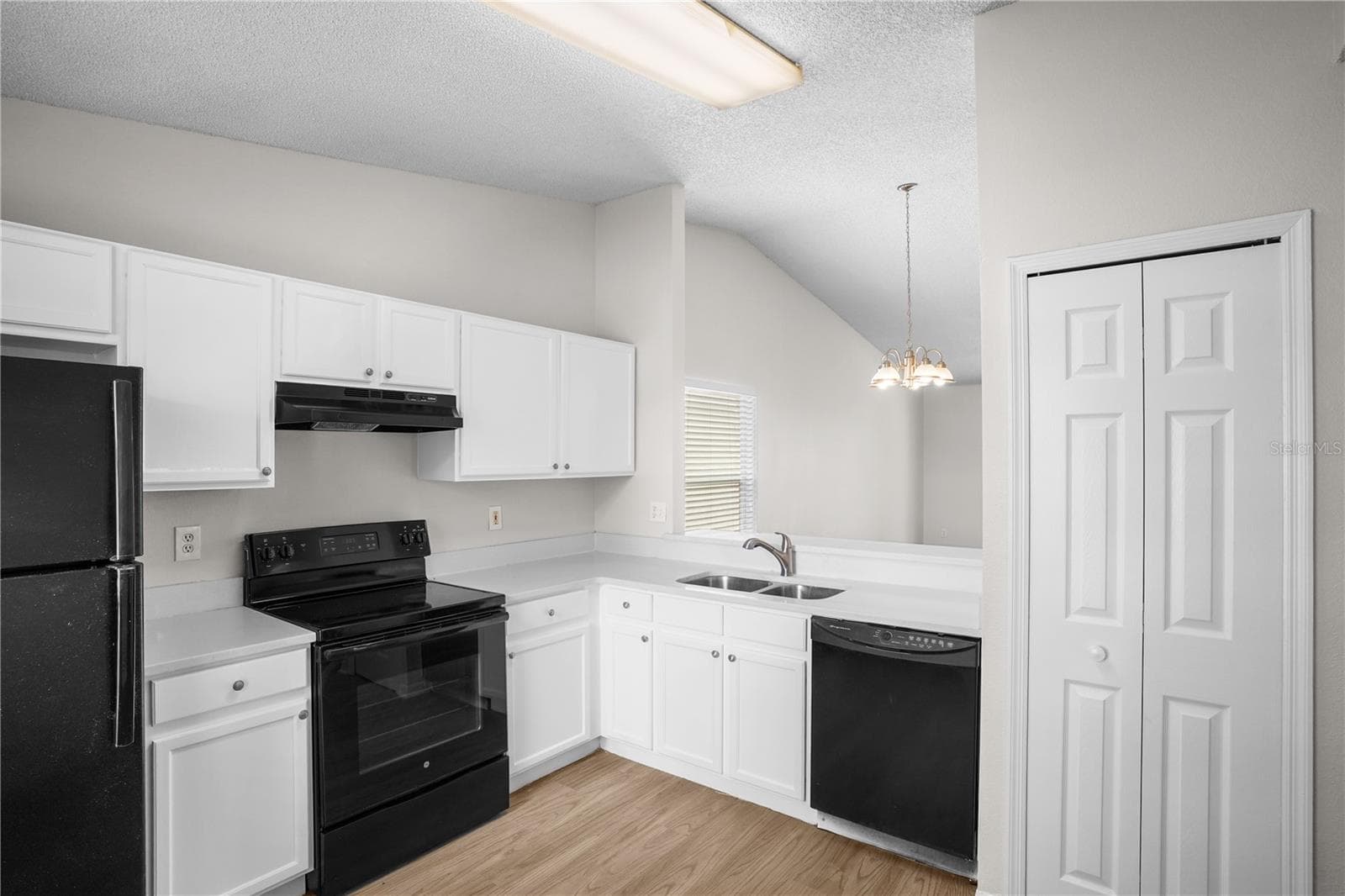 Single Family Residence at 1512 OAK HILL TRL, KISSIMMEE, photo 18 of 35