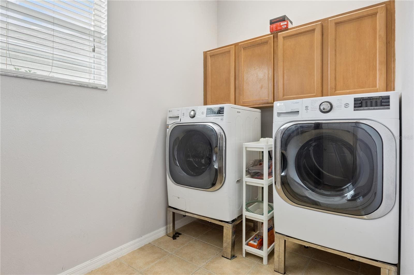 Laundry Room Downstairs - 13527 FOX GLOVE ST, WINTER GARDEN