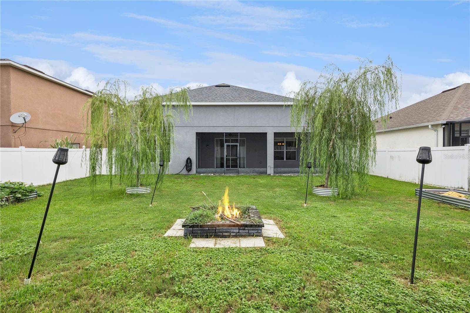 Huge Yard with Fire Pit - 13527 FOX GLOVE ST, WINTER GARDEN