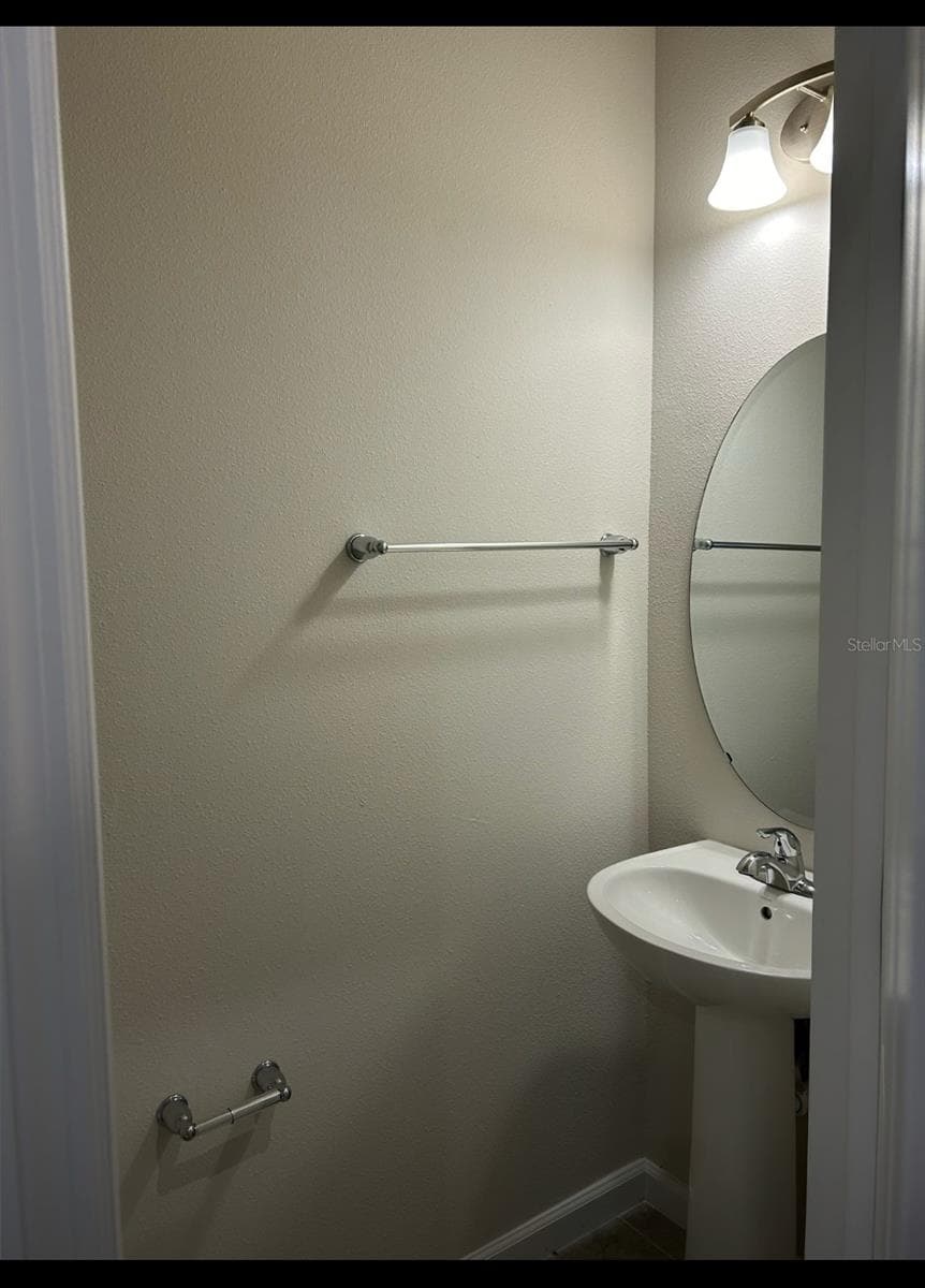 half bath - 11931 THORNCREST DR, SPRING HILL