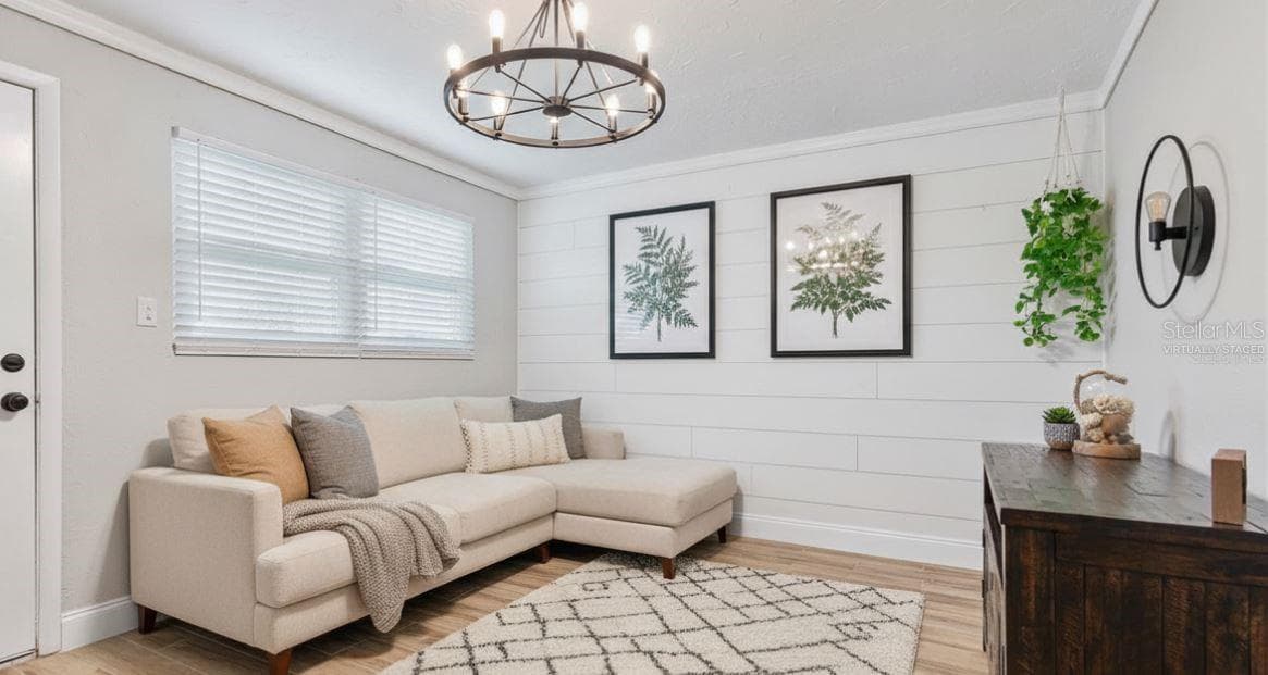 Virtually Staged - 342 N CHARLES ST, DAYTONA BEACH