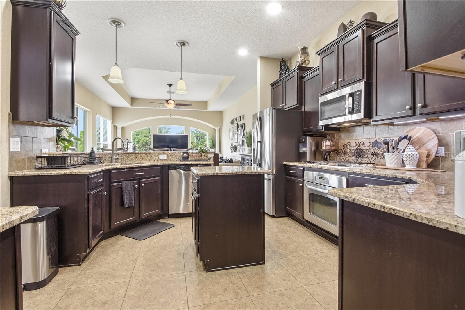 Kitchen - 3431 DIAMOND FALLS CIR, LAND O LAKES