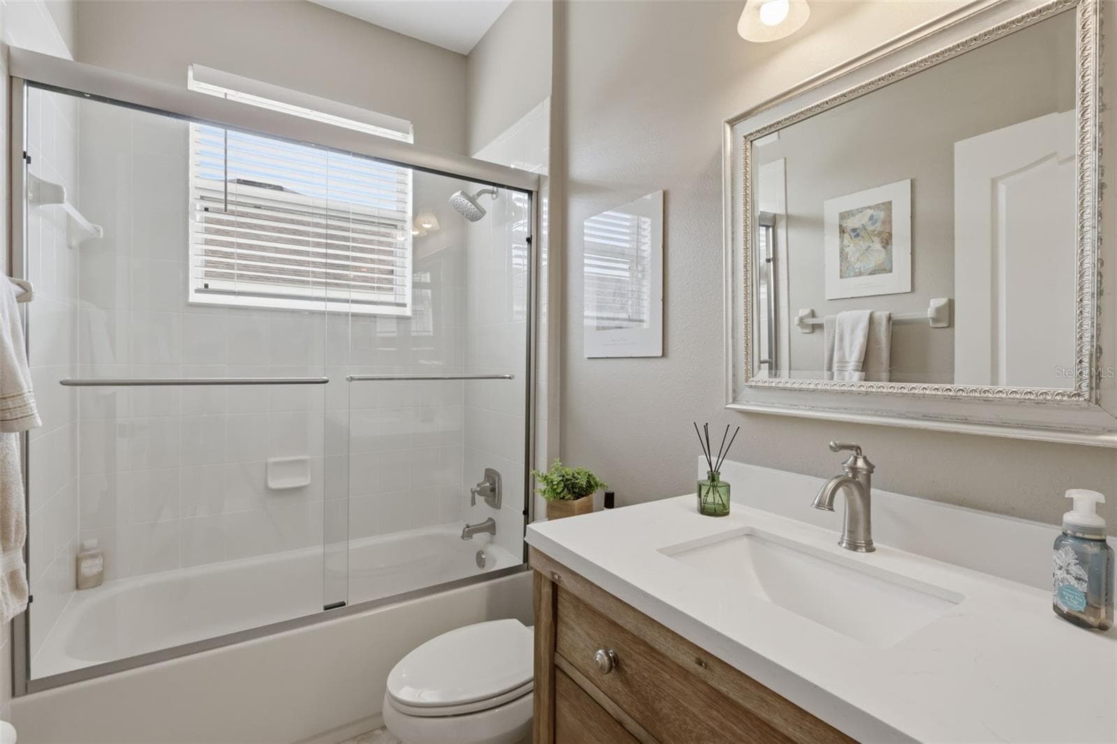 2nd Bathroom Downstairs - 426 DUFF DR, WINTER GARDEN