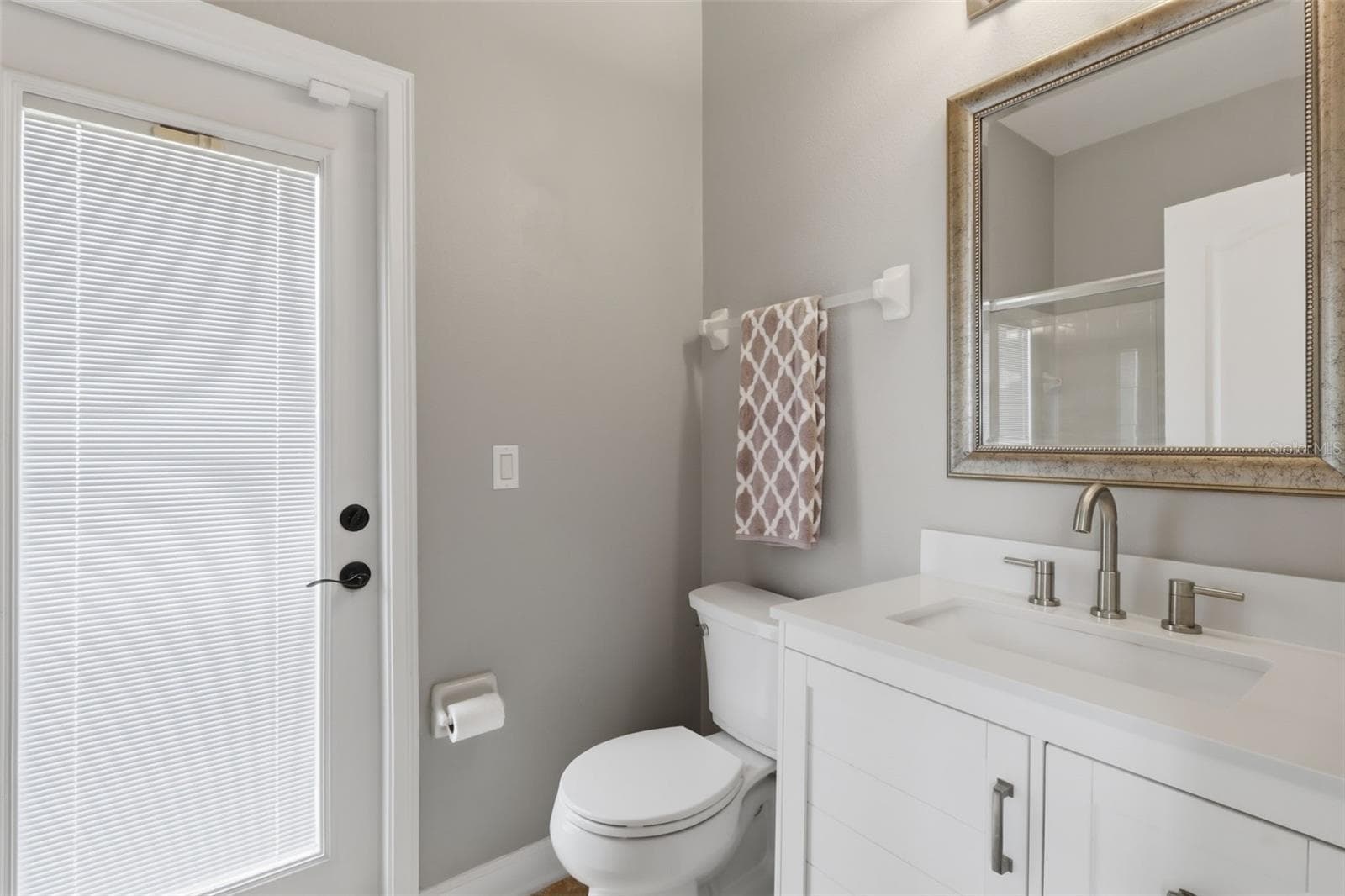 3nd Bedroom Bathroom and optional Pool Bath. - 426 DUFF DR, WINTER GARDEN