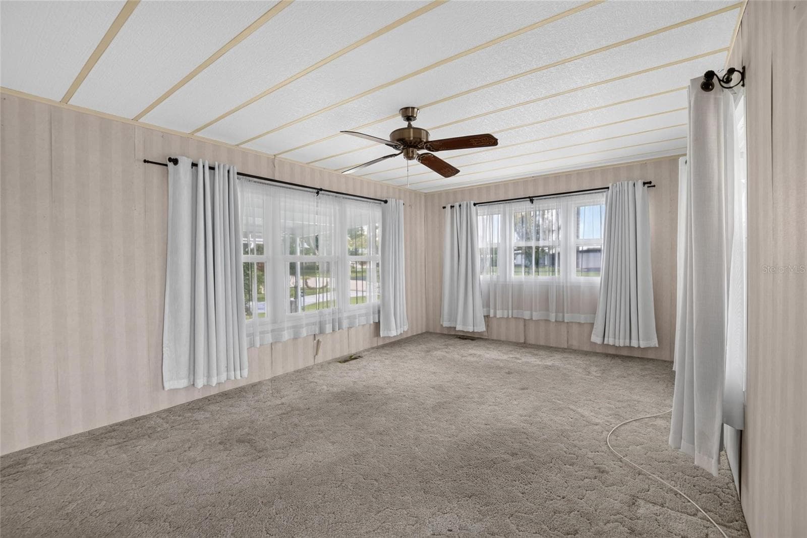 Mobile Home at 6004 ALPINE DR, ZEPHYRHILLS, photo 9 of 46