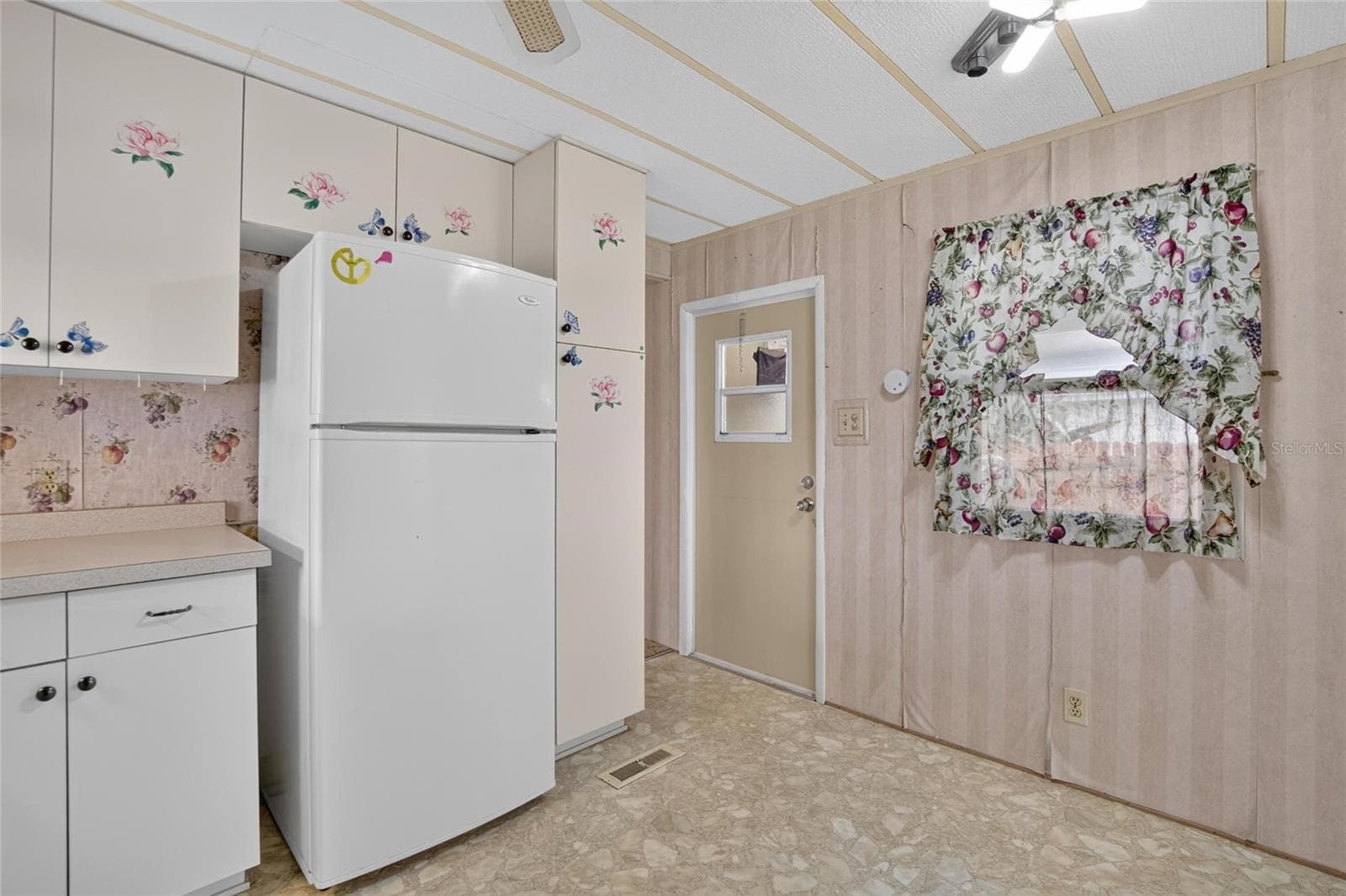 Mobile Home at 6004 ALPINE DR, ZEPHYRHILLS, photo 15 of 46