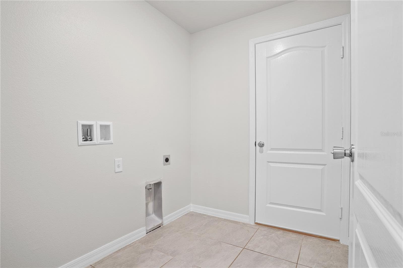 Single Family Residence at 123 VIOLET CT, POINCIANA, photo 27 of 39