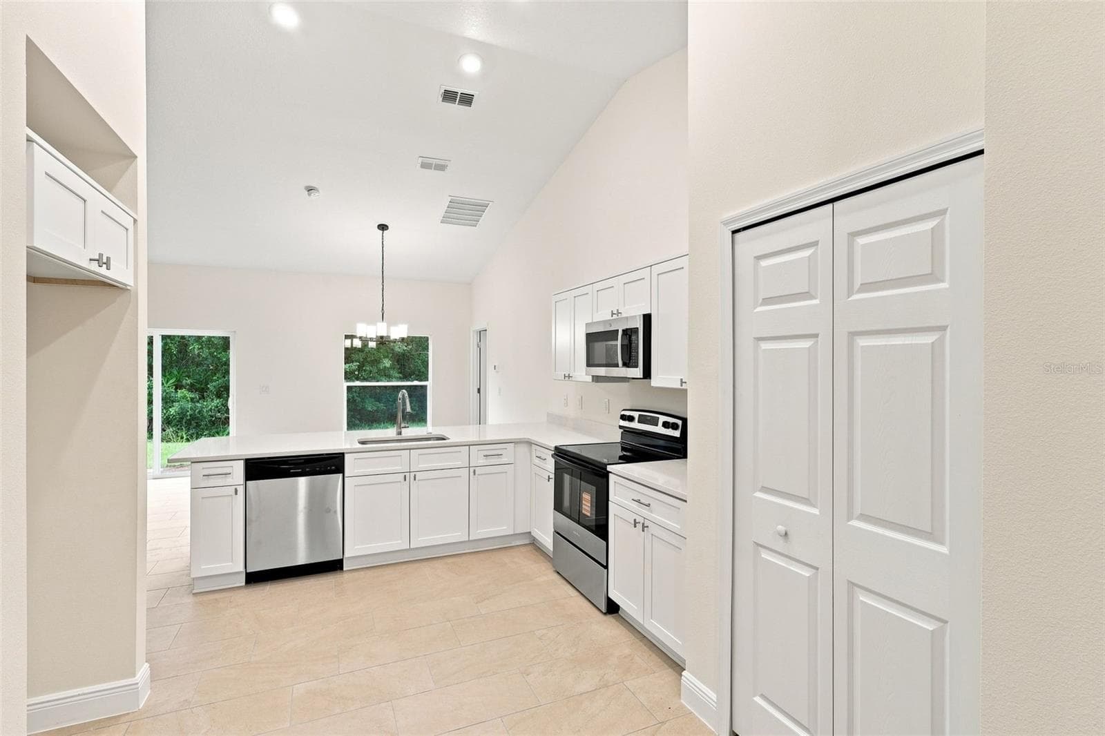 Single Family Residence at 121 S CANOE CREEK RD, KENANSVILLE, photo 16 of 46