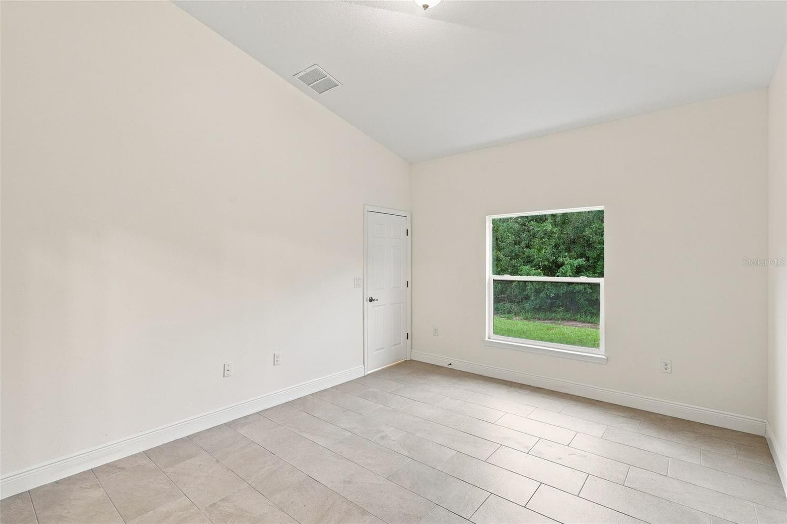 Single Family Residence at 121 S CANOE CREEK RD, KENANSVILLE, photo 27 of 46