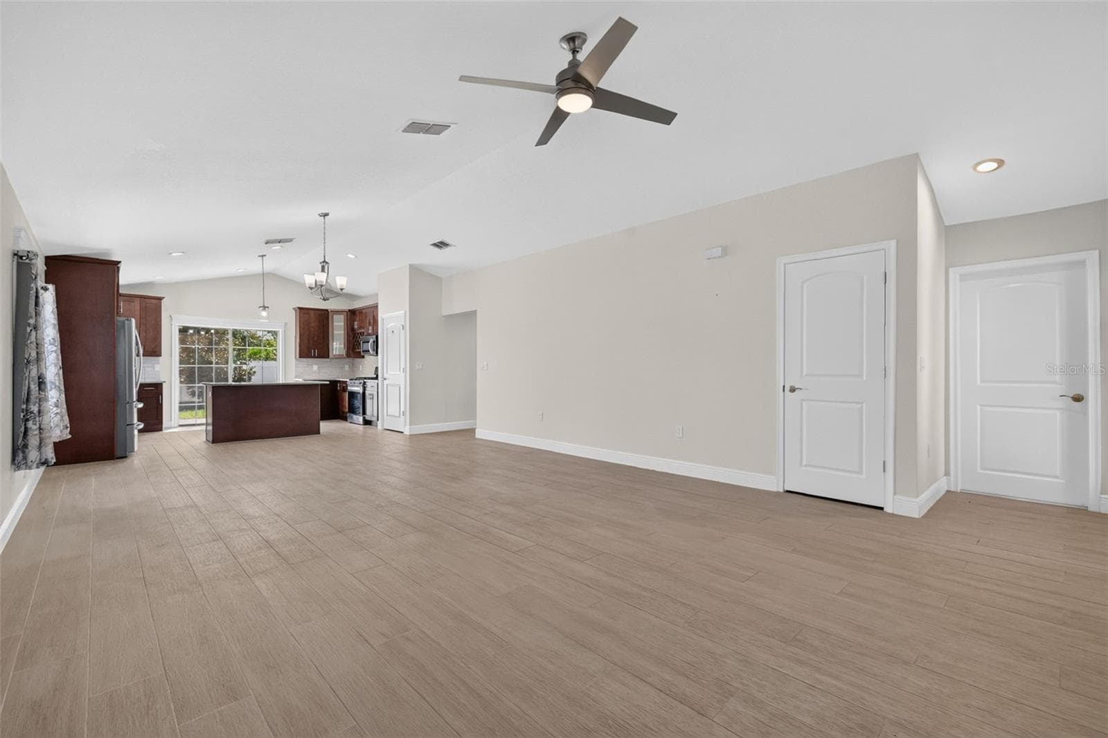 Living/Dining Room - 12591 NE 49TH DR, OXFORD